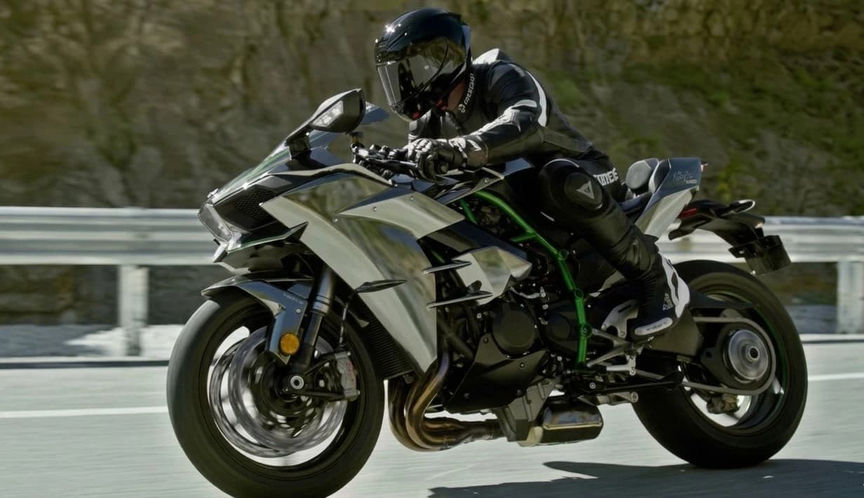 Kawasaki Ninja H2: The Fastest Beast on Two Wheels