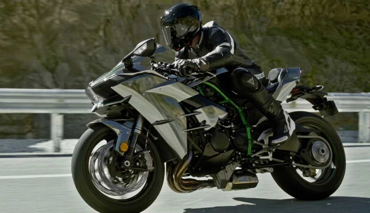 Kawasaki Ninja H2: The Fastest Beast on Two Wheels